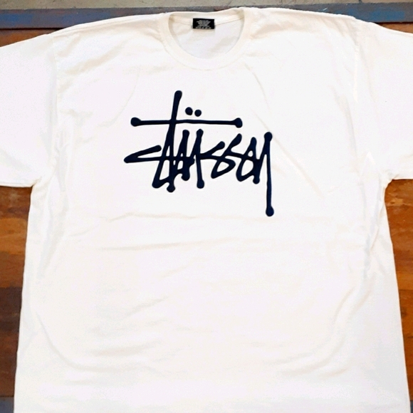 STUSSY "VINTAGE" T-SHIRT ALL SIZES - Picture 1 of 2